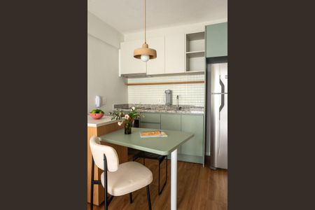 Cozinha de apartamento para alugar com 1 quarto, 34m² em Pinheiros, São Paulo