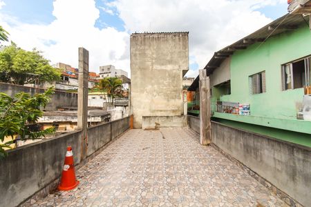 Casa para alugar com 60m², 2 quartos e sem vaga Casa para alugar com 60m², 2 quartos e sem vagaTerraço