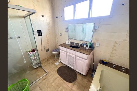 Casa à venda com 450m², 4 quartos e sem vagaBanheiro - torneira