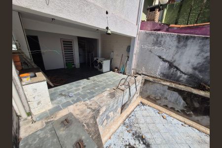 Casa à venda com 450m², 4 quartos e sem vagaÁrea comum - Piscina