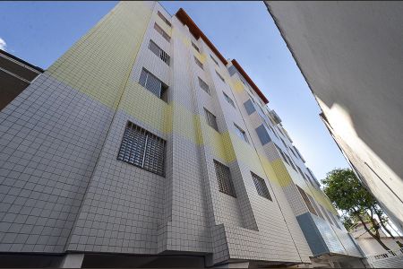 Apartamento à venda com 75m², 3 quartos e 2 vagas Apartamento à venda com 75m², 3 quartos e 2 vagasFachada
