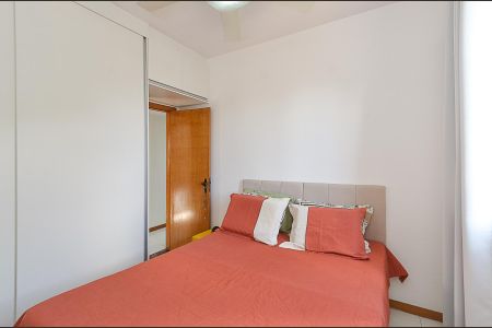 Apartamento à venda com 75m², 3 quartos e 2 vagas Apartamento à venda com 75m², 3 quartos e 2 vagasQuarto 2
