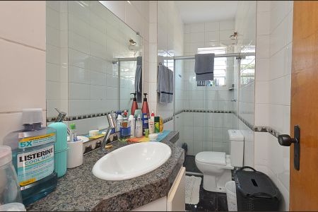 Apartamento à venda com 75m², 3 quartos e 2 vagas Apartamento à venda com 75m², 3 quartos e 2 vagasBanheiro Social