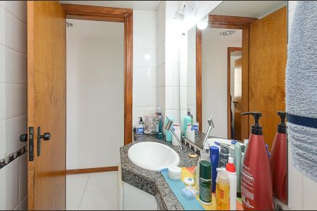 Apartamento à venda com 75m², 3 quartos e 2 vagas Apartamento à venda com 75m², 3 quartos e 2 vagasBanheiro Social
