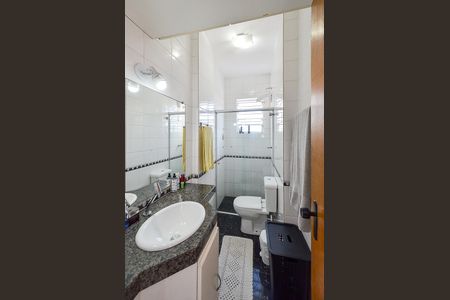 Apartamento à venda com 75m², 3 quartos e 2 vagas Apartamento à venda com 75m², 3 quartos e 2 vagasBanheiro Suíte