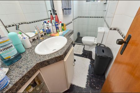 Apartamento à venda com 75m², 3 quartos e 2 vagas Apartamento à venda com 75m², 3 quartos e 2 vagasBanheiro Social