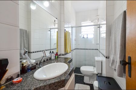 Apartamento à venda com 75m², 3 quartos e 2 vagas Apartamento à venda com 75m², 3 quartos e 2 vagasBanheiro Suíte