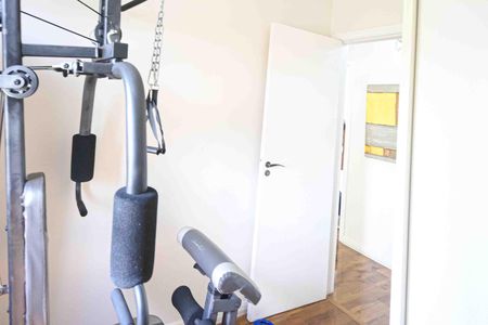 Apartamento à venda com 100m², 3 quartos e 2 vagas Apartamento à venda com 100m², 3 quartos e 2 vagasQuarto 03