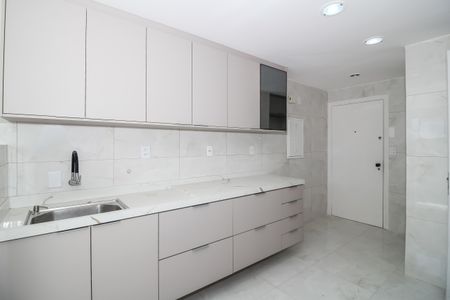 Apartamento à venda com 130m², 3 quartos e 2 vagasCozinha