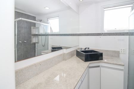 Apartamento à venda com 130m², 3 quartos e 2 vagasBanheiro da Suíte