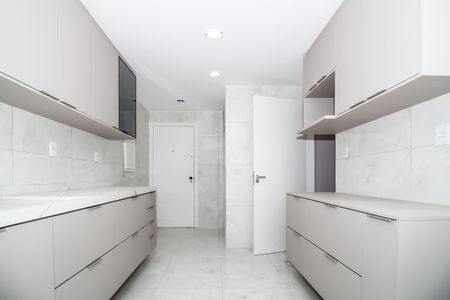Apartamento à venda com 130m², 3 quartos e 2 vagasCozinha