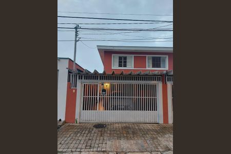Casa para alugar com 140m², 3 quartos e 2 vagasFachada