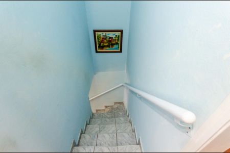 Casa para alugar com 88m², 2 quartos e 1 vaga Casa para alugar com 88m², 2 quartos e 1 vagaEscada