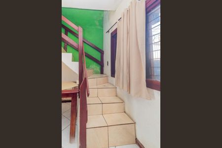 Casa para alugar com 250m², 3 quartos e 2 vagas Casa para alugar com 250m², 3 quartos e 2 vagasEscada