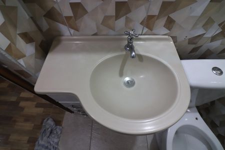 Casa à venda com 50m², 3 quartos e sem vagaBanheiro Casa 2