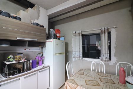 Casa à venda com 50m², 3 quartos e sem vagaSala/Cozinha 