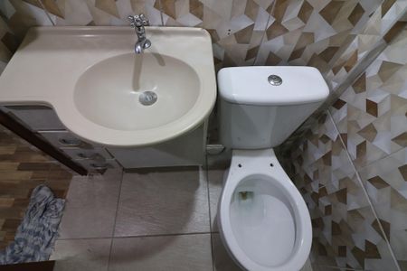 Casa à venda com 50m², 3 quartos e sem vagaBanheiro Casa 2