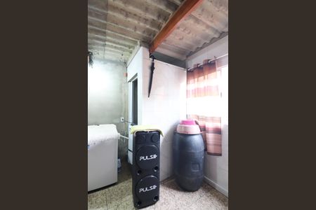 Casa à venda com 50m², 3 quartos e sem vagaÁrea de Serviço e Varanda 