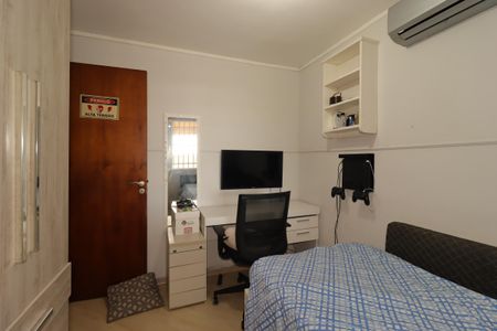 Casa para alugar com 160m², 2 quartos e 2 vagasQuarto 1