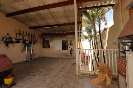 Casa para alugar com 160m², 2 quartos e 2 vagasQuintal