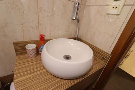 Casa para alugar com 160m², 2 quartos e 2 vagasBanheiro - Pia