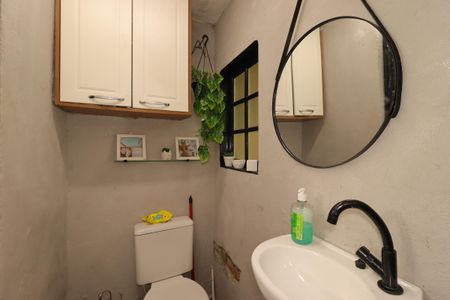 Casa para alugar com 160m², 2 quartos e 2 vagasBanheiro de Serviço