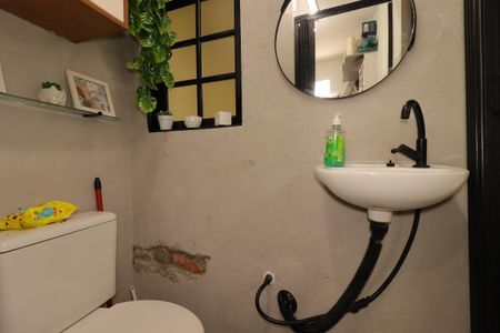 Casa para alugar com 160m², 2 quartos e 2 vagasBanheiro de Serviço