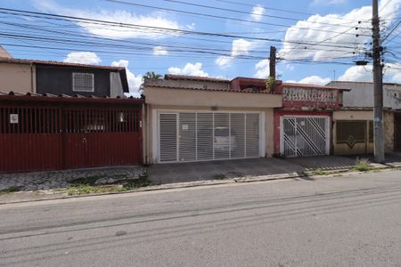 Casa para alugar com 160m², 2 quartos e 2 vagasFachada