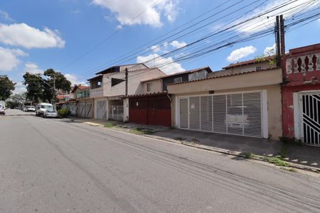 Casa para alugar com 160m², 2 quartos e 2 vagasFachada