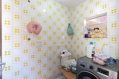 Casa à venda com 270m², 4 quartos e 3 vagasCasa 1 - Banheiro do salão