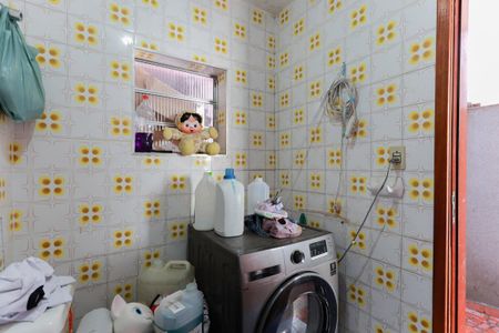 Casa à venda com 270m², 4 quartos e 3 vagasCasa 1 - Banheiro do salão
