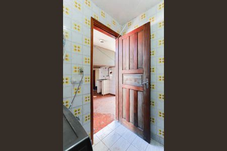 Casa à venda com 270m², 4 quartos e 3 vagasCasa 1 - Banheiro do salão