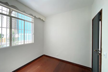 Apartamento à venda com 303m², 3 quartos e 1 vagaQuarto 2