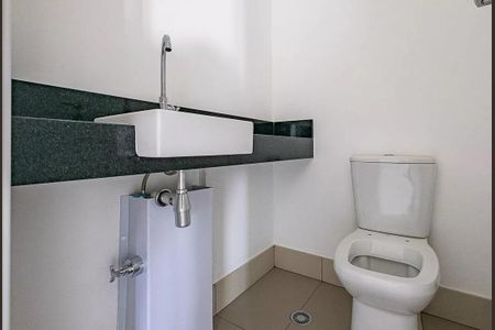 Apartamento à venda com 178m², 3 quartos e 2 vagas Apartamento à venda com 178m², 3 quartos e 2 vagasBanheiro 2