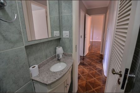 Apartamento para alugar com 130m², 3 quartos e 1 vaga Apartamento para alugar com 130m², 3 quartos e 1 vagaBanheiro 1