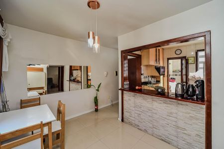 Sala de apartamento à venda com 2 quartos, 52m² em São Sebastião, Porto Alegre