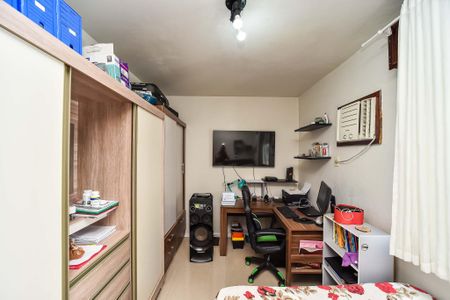 Quarto 1 de apartamento à venda com 2 quartos, 52m² em São Sebastião, Porto Alegre