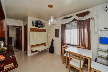 Sala de apartamento à venda com 2 quartos, 52m² em São Sebastião, Porto Alegre