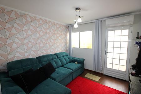 Sala de casa de condomínio à venda com 2 quartos, 130m² em Parada Xv de Novembro, São Paulo