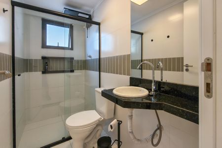 Apartamento para alugar com 69m², 2 quartos e 1 vaga Apartamento para alugar com 69m², 2 quartos e 1 vagaBanheiro da Suíte