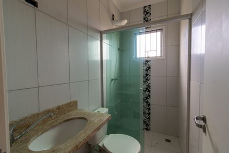 Casa à venda com 86m², 3 quartos e 1 vaga Casa à venda com 86m², 3 quartos e 1 vagaBanheiro