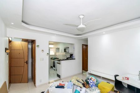 Sala de apartamento à venda com 2 quartos, 48m² em Olaria, Rio de Janeiro
