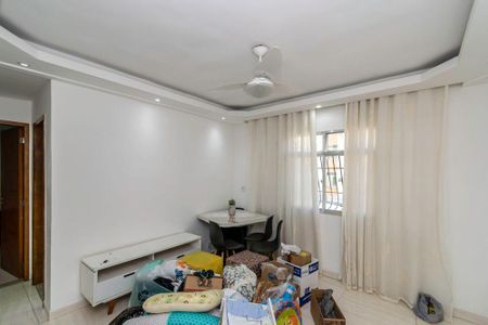 Sala de apartamento à venda com 2 quartos, 48m² em Olaria, Rio de Janeiro