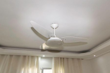 Sala de apartamento à venda com 2 quartos, 48m² em Olaria, Rio de Janeiro