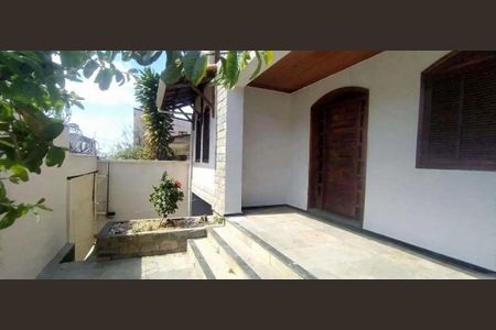 Casa para alugar com 249m², 3 quartos e 2 vagas