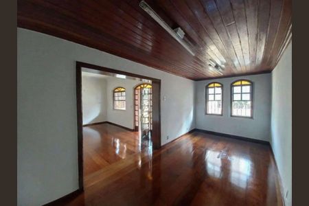Casa para alugar com 249m², 3 quartos e 2 vagas
