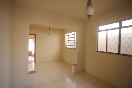 Sala de casa à venda com 3 quartos, 86m² em Carlos Prates, Belo Horizonte