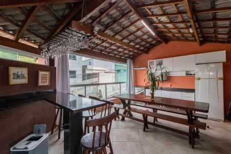 Casa à venda com 80m², 2 quartos e 2 vagas Casa à venda com 80m², 2 quartos e 2 vagasTerraço