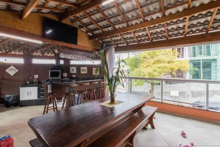 Casa à venda com 80m², 2 quartos e 2 vagas Casa à venda com 80m², 2 quartos e 2 vagasTerraço