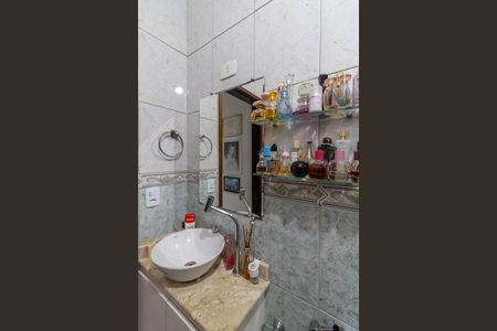 Casa à venda com 80m², 2 quartos e 2 vagas Casa à venda com 80m², 2 quartos e 2 vagasBanheiro